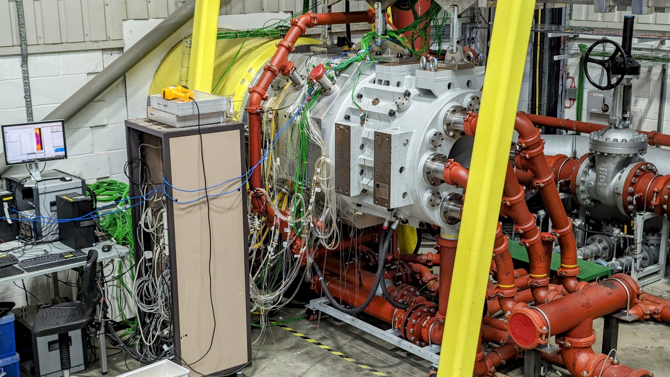 Oxford University's ECAT facility showing modular engine components setup.